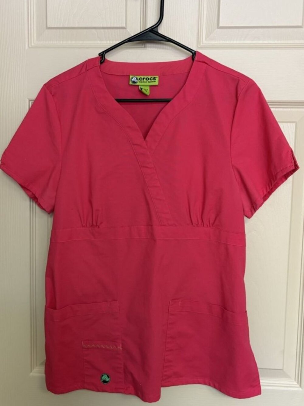 Crocs Women’s Scrubs Pink Top Medium